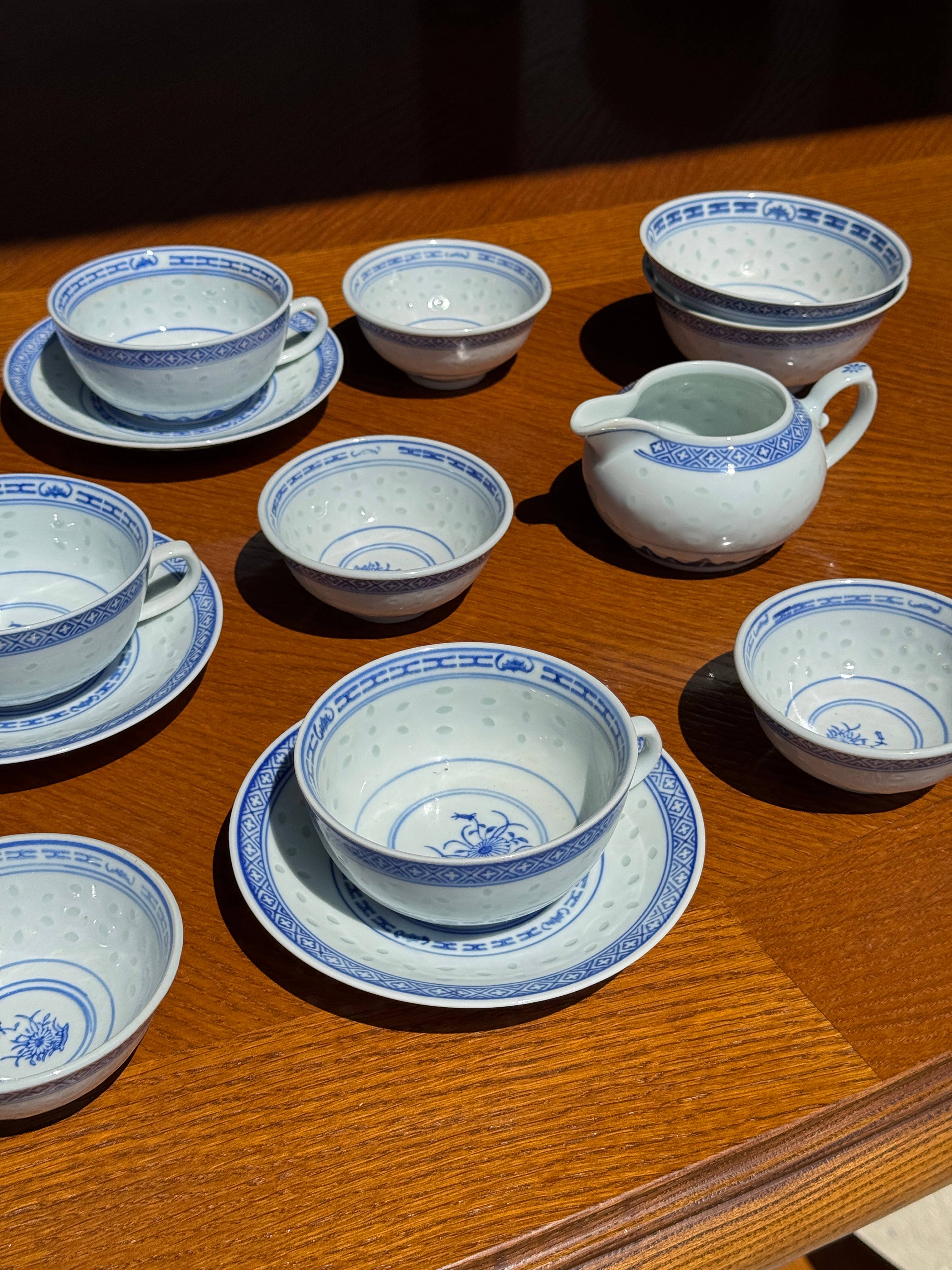 Office Objets - Wholesale Tea Set - Small Chinese tea set with 6 cups and saucers17