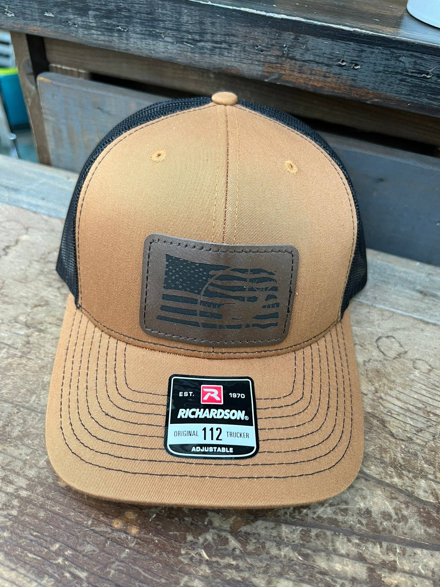 Designed To Flaunt - Vente Casquette trucker – homme - Casquette Trucker Richardson 112 Buck Homme Drapeau Américain42