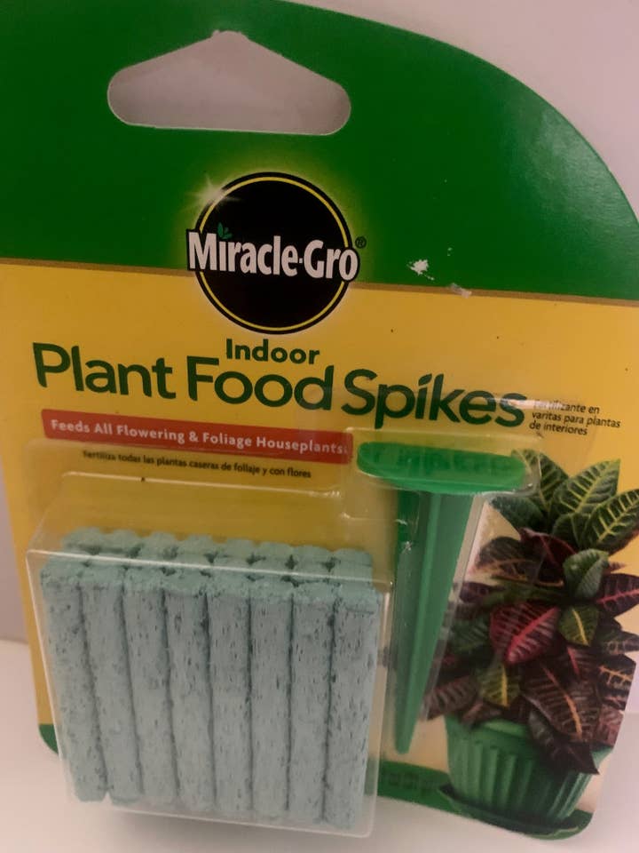 Miracle Gro brand Plant food Spikes Indoor easy to use 24 Pk feeds up to 2 months 1.1oz (Copy) for wholesale by UniqueMartandHome