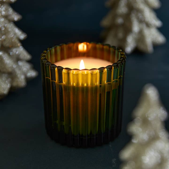 Hillhouse Naturals/Field+Fleur - Wholesale Jar/Filled Candle - Cedar & Pine Candle In Green Glass 7oz Ctn.6