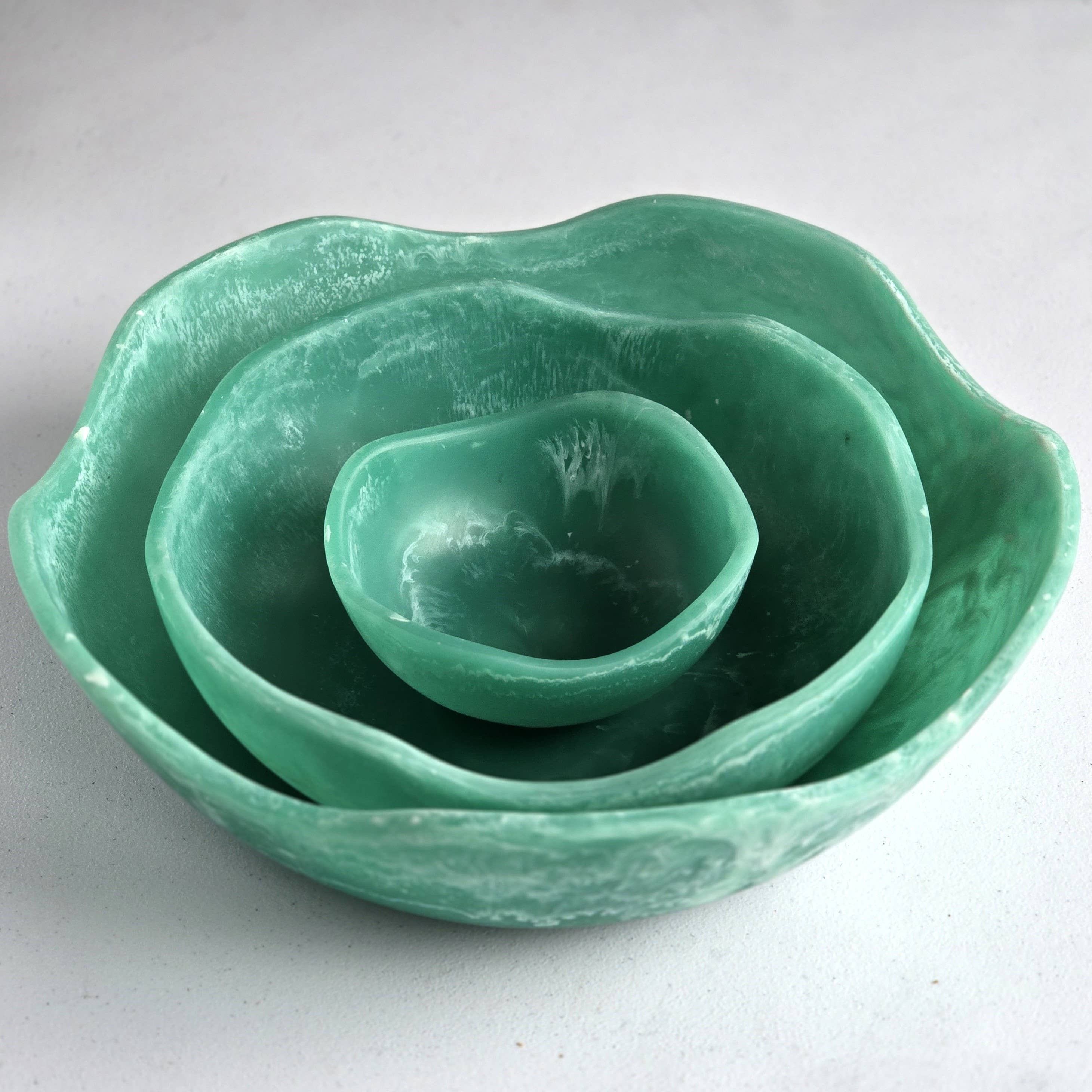 Gibb & Daan - Wholesale Serve Bowl - Large wavy 3 bowls Set - Matte Finish Hand Poured Resin14