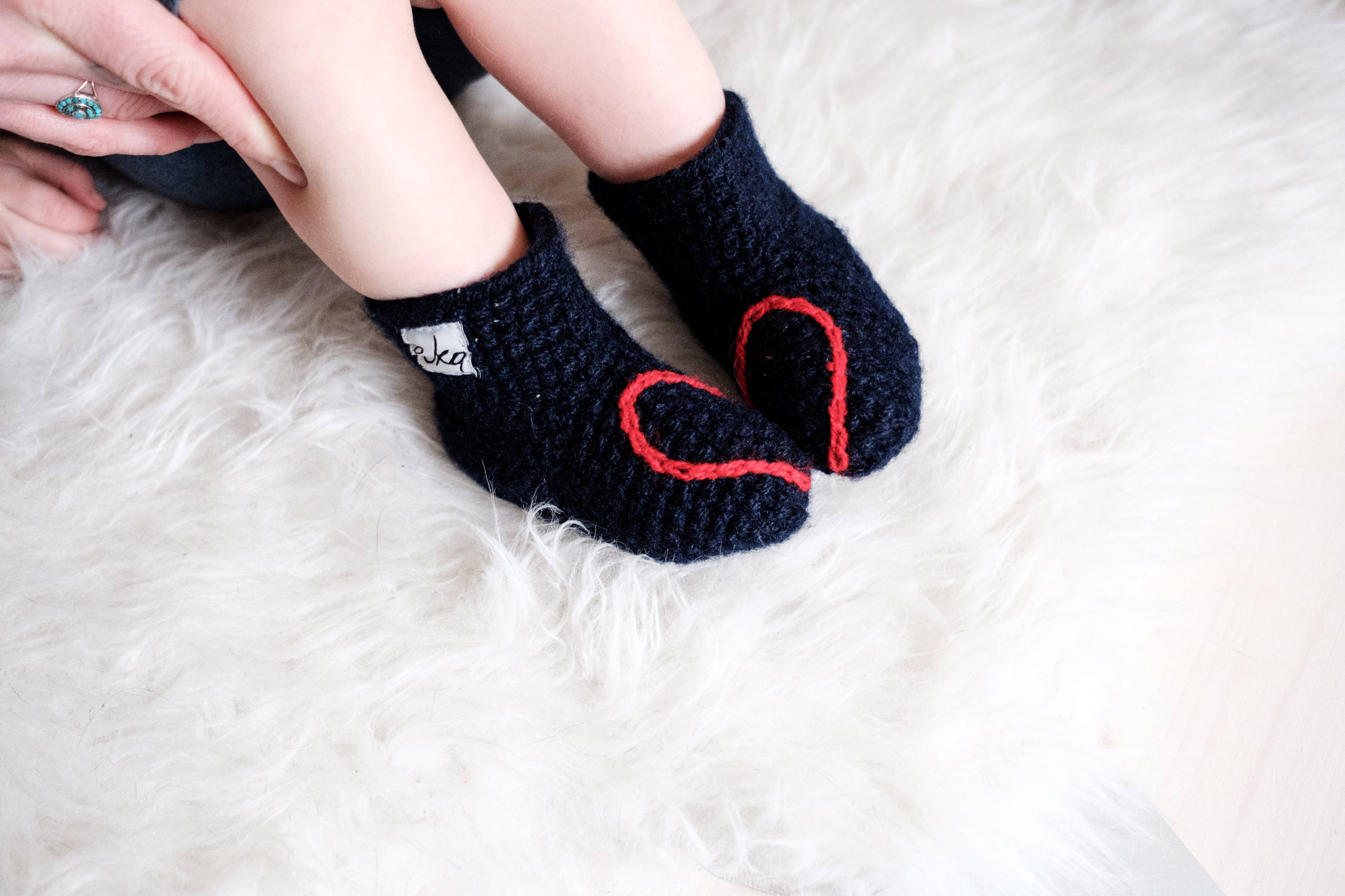 EKA - Vendita all'ingrosso Stivaletti - Neonati - Stivaletti per neonati a cuore fatti a mano all'uncinetto9