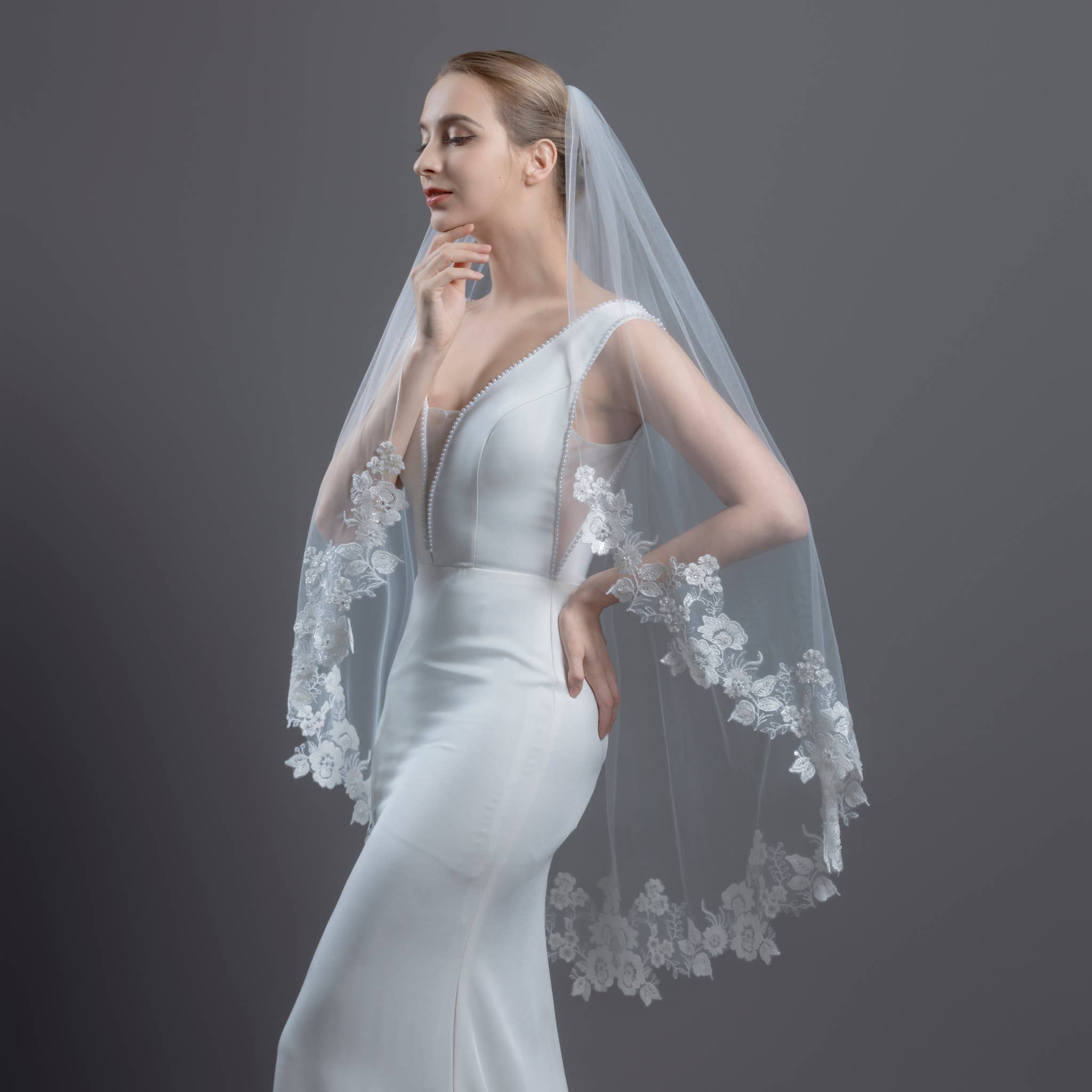 Farinosa Bridal – Engroshandel Slør - Dame – FS6230 Blomster Vin Broderet Blonde Brudeslør 42" 54" 120"3