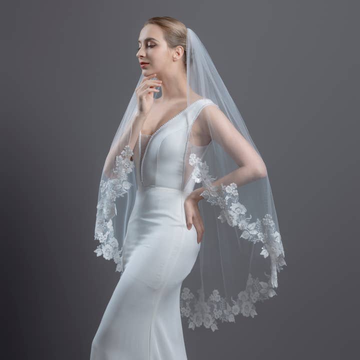 Farinosa Bridal – Engroshandel Slør - Dame – FS6230 Blomster Vin Broderet Blonde Brudeslør 42" 54" 120"3