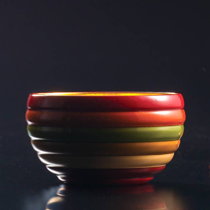 Greeting Life America - Wholesale Drinking Glass/Cup - Sake cup with spinning top design and gold leaf on the inside, made of wood and lacquered5