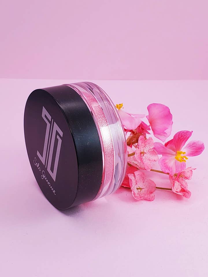 Dark Pink Shine Bright Highlighting Powder for wholesale by Solo Giovane
