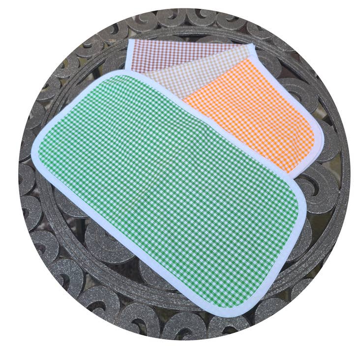 Gingham Baby Burp Cloth With Plain Trim for wholesale by THE ROYALTY COLLECTION