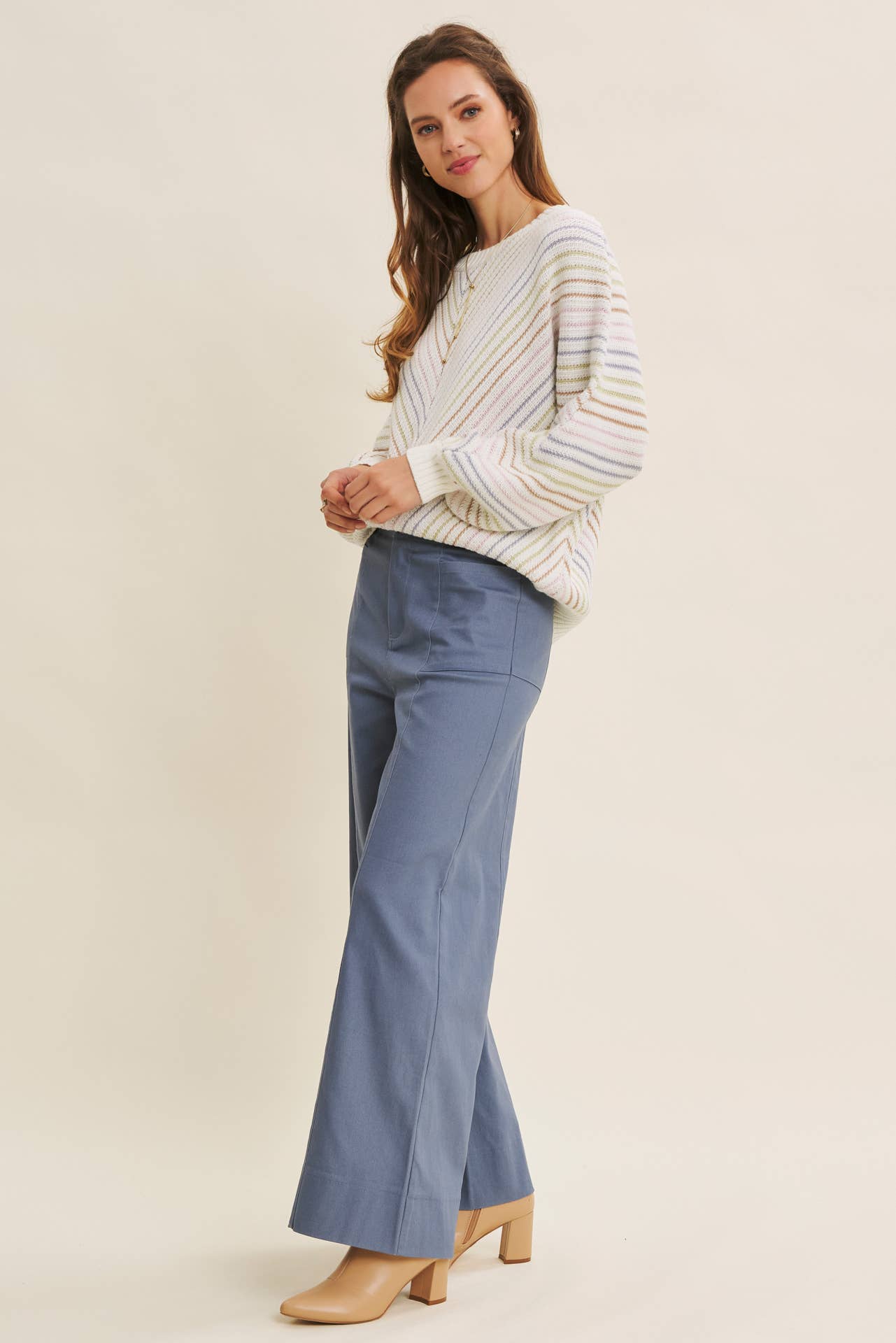 in february – Calças - Mulher por atacado – CALÇAS ESSENCIAIS DO DIA A DIA ELÁSTICAS DE PERNA LARGA E COMPRIMENTO ATÉ AO TORNOZELO16