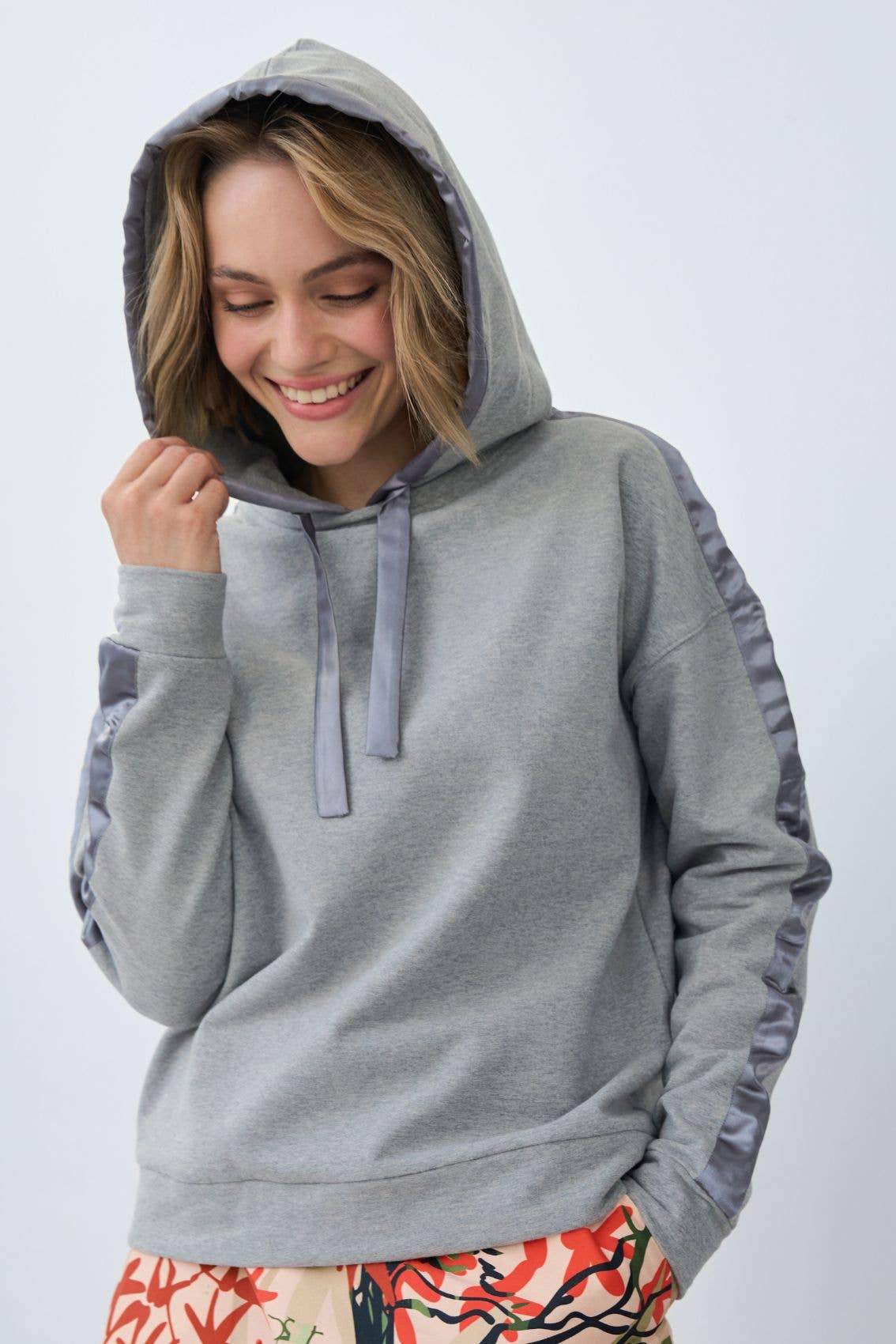Marianna Déri GmbH - Wholesale Hoodie - Women's - Deluxe Hoodie Gray1