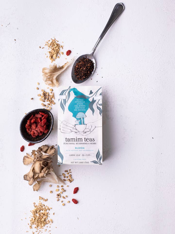 Floraison avec des champignons Maitake, de l'astragale et des baies de Goji pour la vente par Tamim Teas - Mushroom Teas