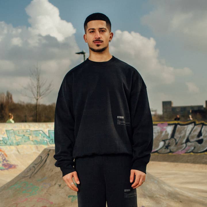 Essential Sweatshirt Midnight for wholesale by Storm Active