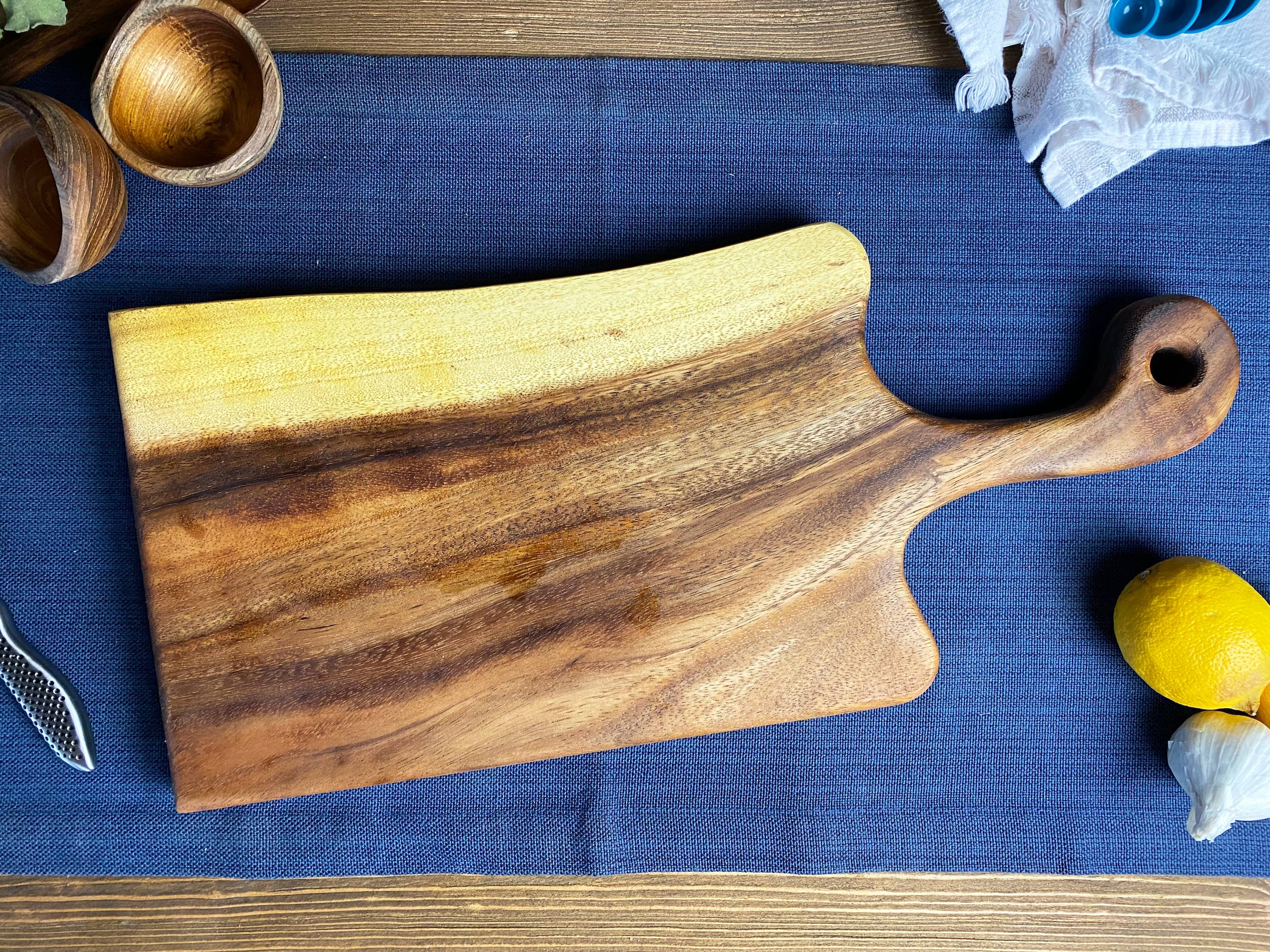 Tuckahoe Hardwoods - Wholesale Cutting Board - Medium Live Edge Board with Handle4