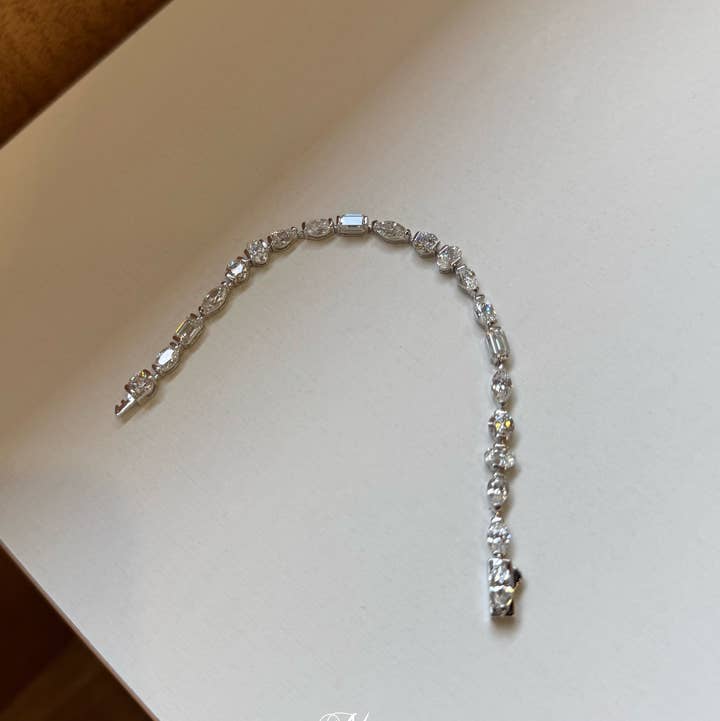 MINICYBER STUDIO - Wholesale Tennis Bracelet - Asymmetric Full Diamond Tennis Bracelet0