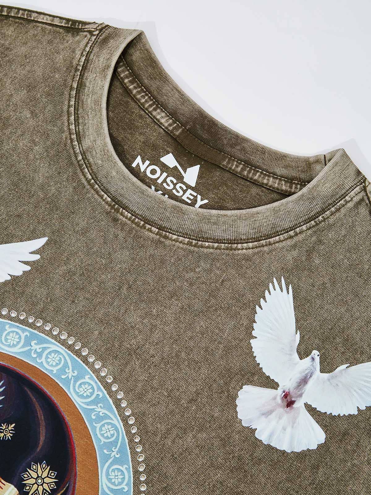 NOISSEY – Engroshandel T-shirt med print - Unisex – HINDRINGER OG FARER© Sort Madonna og Børnefarve Four-farve13