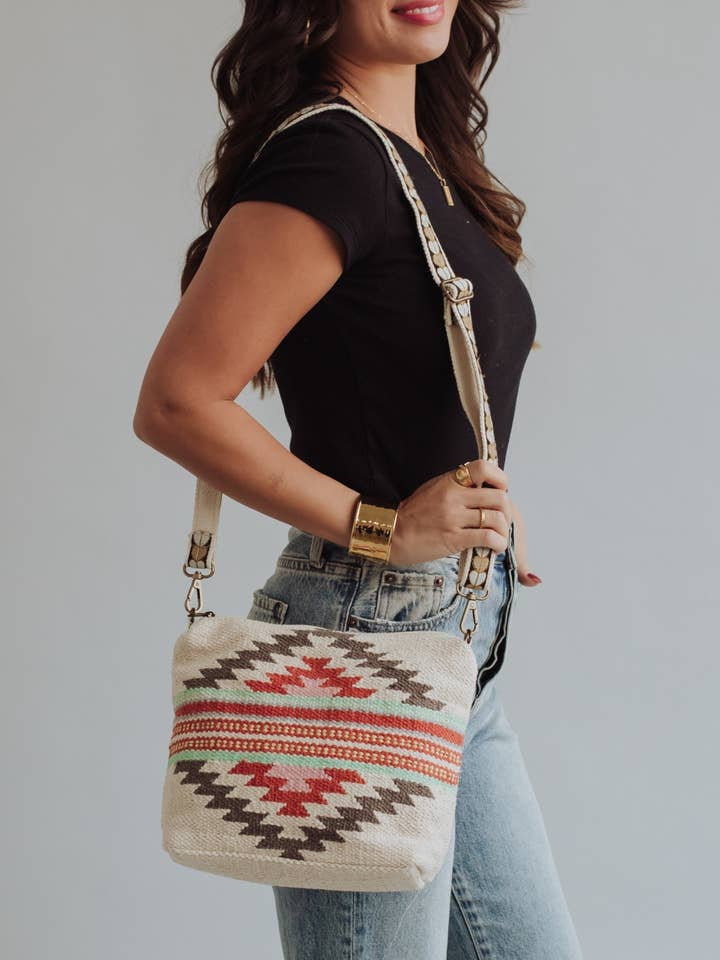 Bandolera azteca beige, marrón y roja para venta al por mayor de Panache Apparel Co.