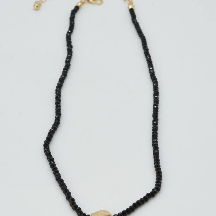 MiMi Wholesale - Wholesale Pendant/Charm Necklace - CN4372 Beaded Shell Pendant Necklace