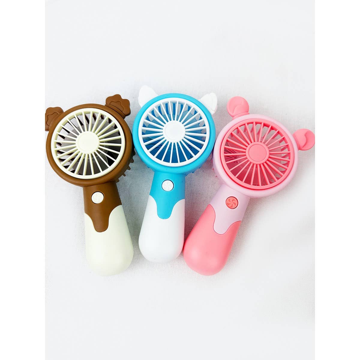 MÉLANGER LA COULEUR Ventilateur portable avec oreilles et support rétractable en vente sur Faire4