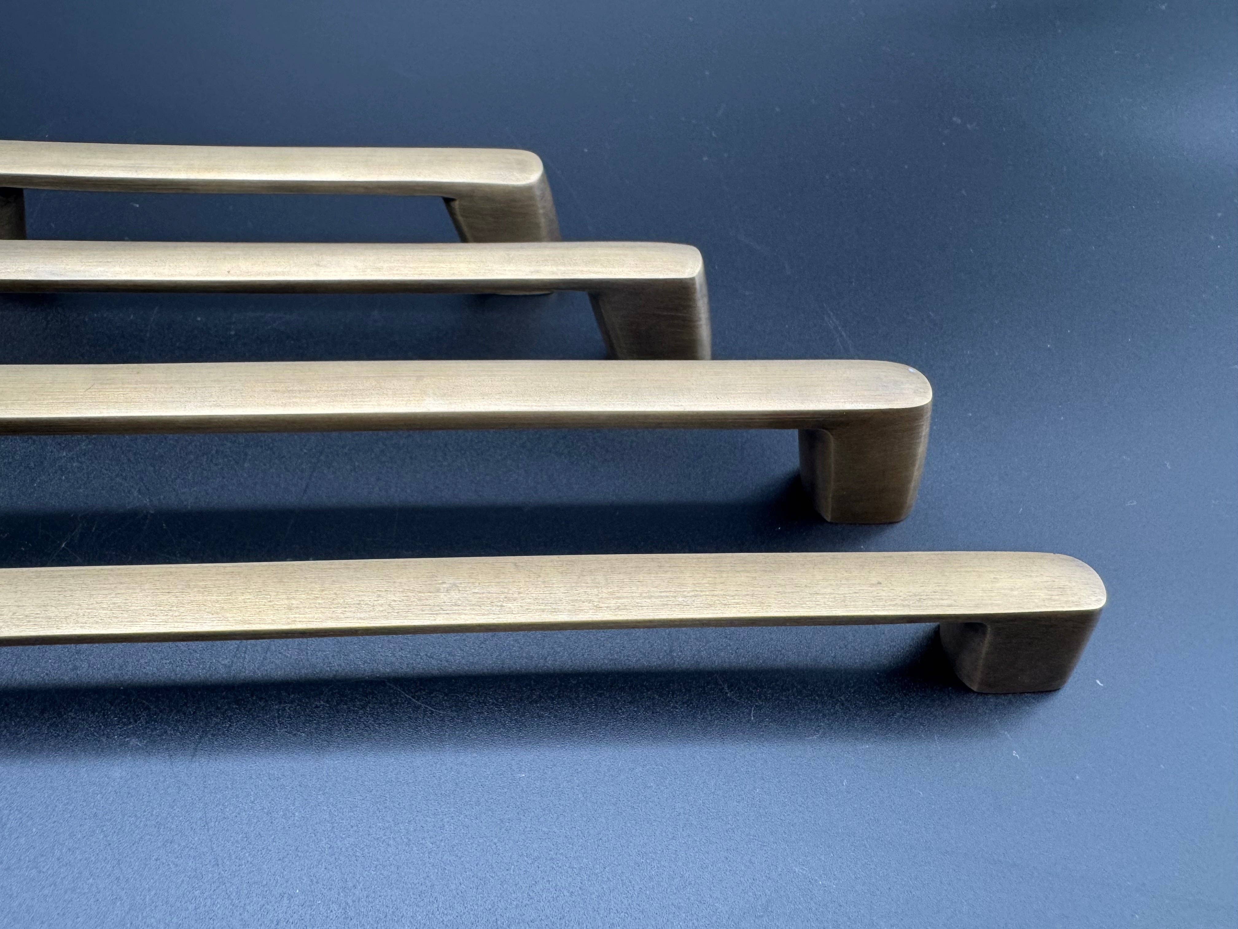 Bronze Betty - Wholesale Knob/pull - Brass Pull, Set #4, 27cm4