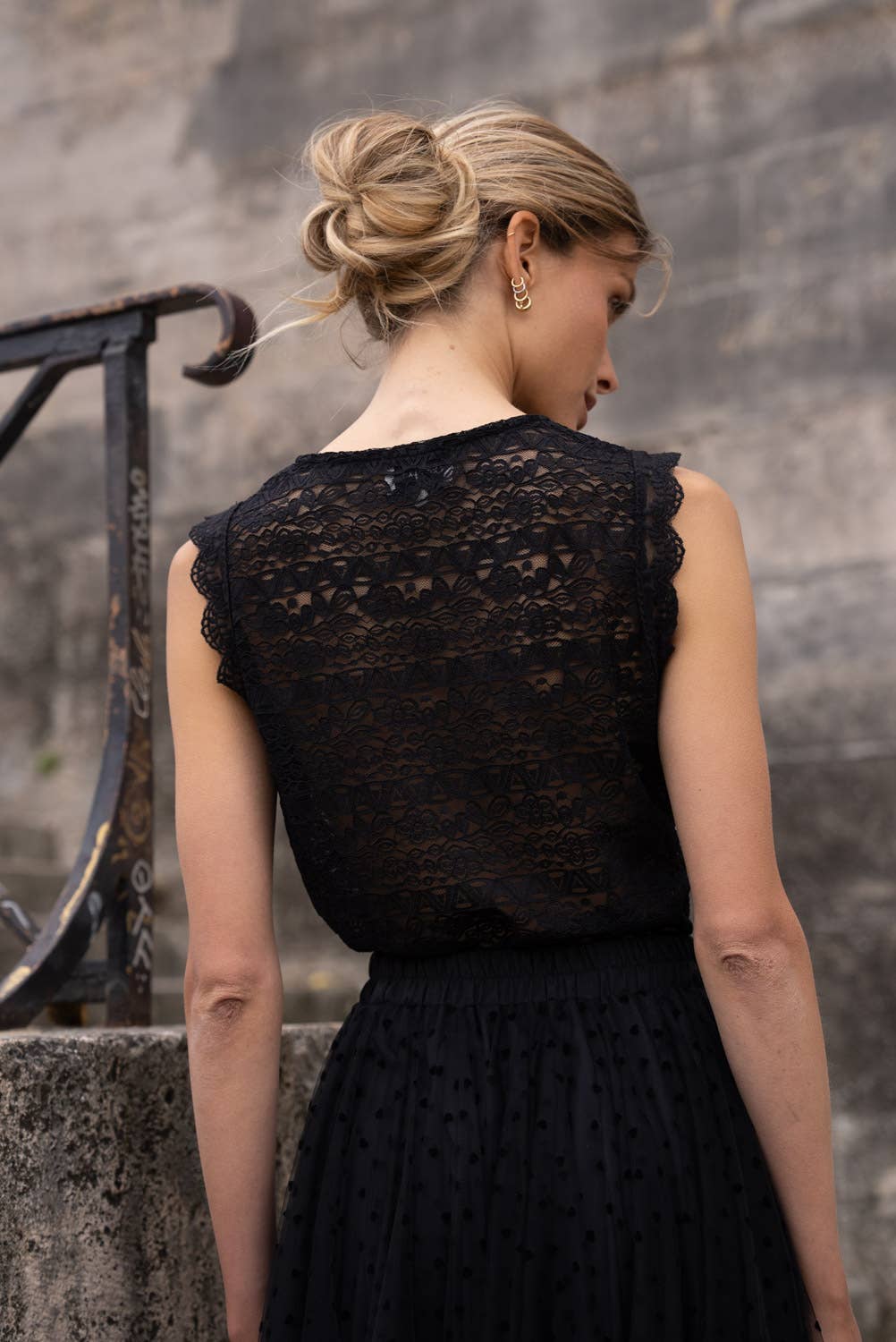 CHOKLATE PARIS - Wholesale Blouse - Women's - Semi-sheer lace stretch top - 810019