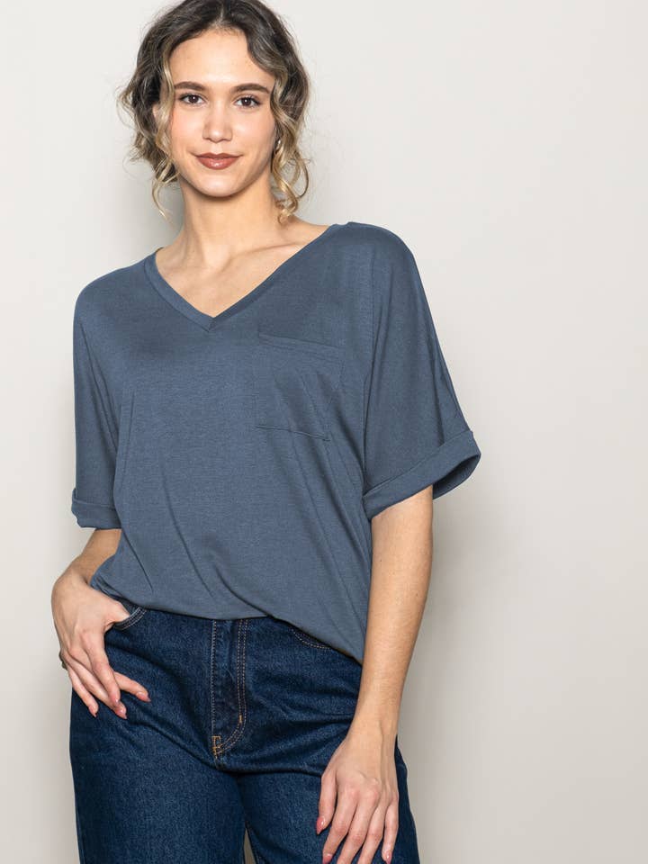 T-shirt de Gola em V de Toque Suave com Bolso e Mangas com Punhos por atacado de Elloh Collection