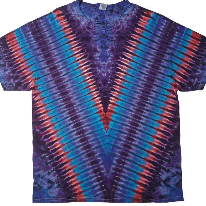 Liquid Vizions - Wholesale T-Shirt - Unisex - Berry Static V's