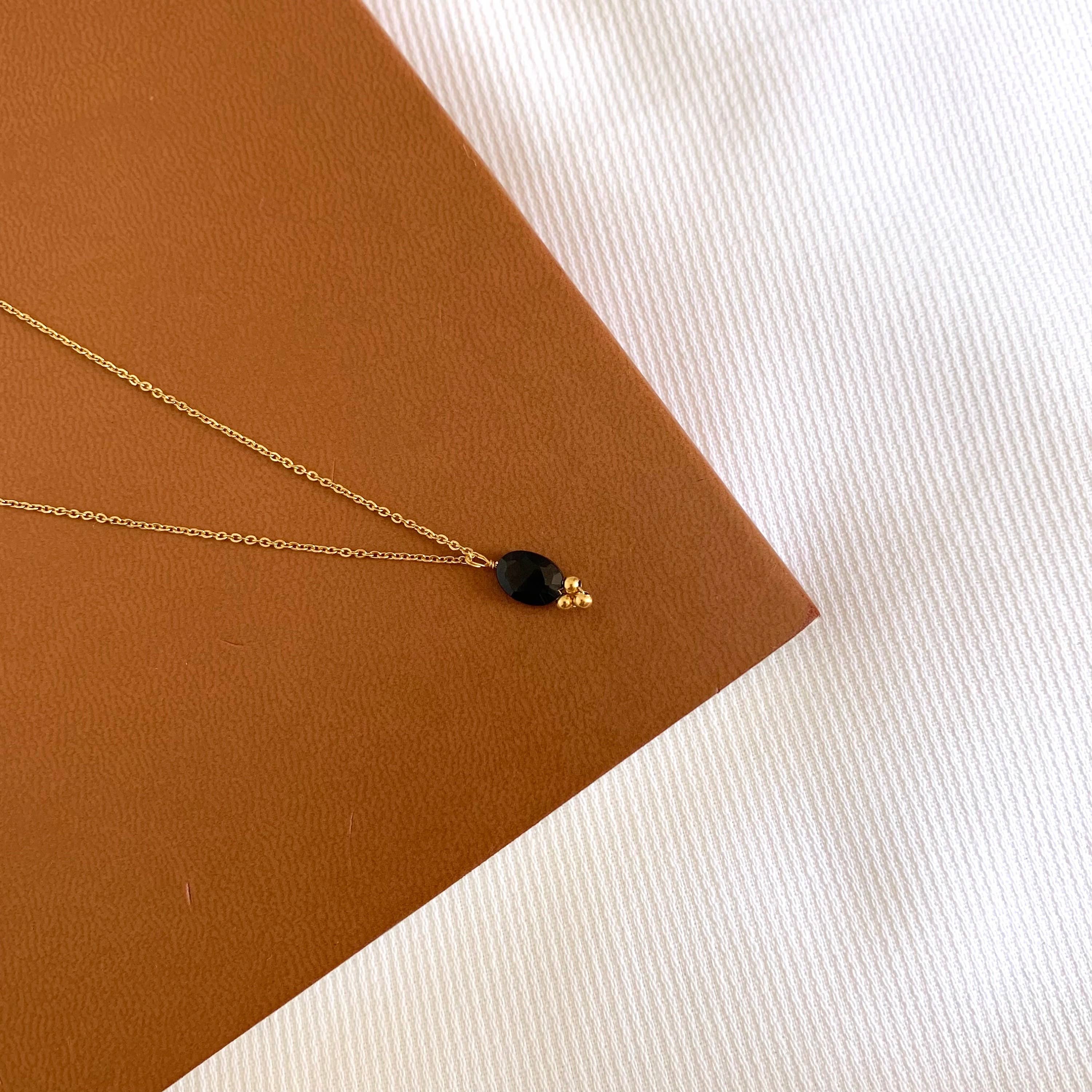 Victoire Collection - Vente Colliers à pendentif - Collier pendentif pierre naturelle cristal de roche3