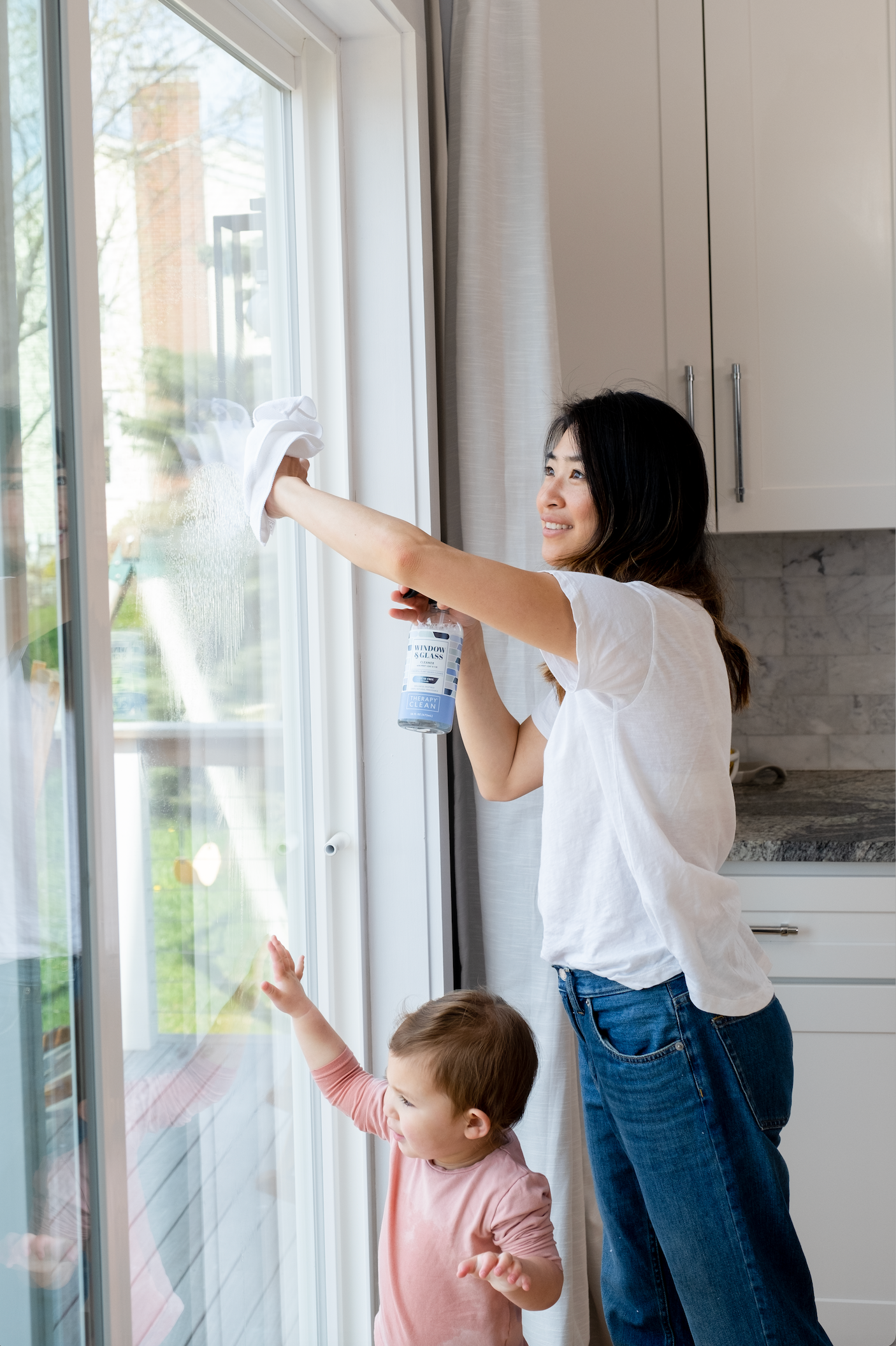 Therapy Clean - Wholesale Glass Cleaner - Window & Glass Cleaner 24 oz.4