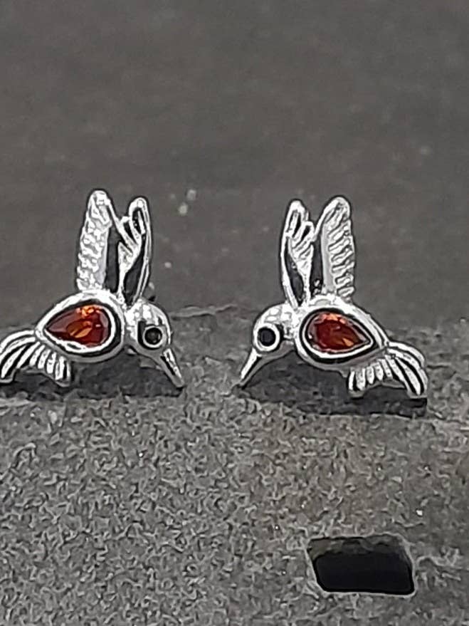 SS704B - 9 X 6mm Röd CZ Kolibri Studs för wholesale av Bluelily925silver