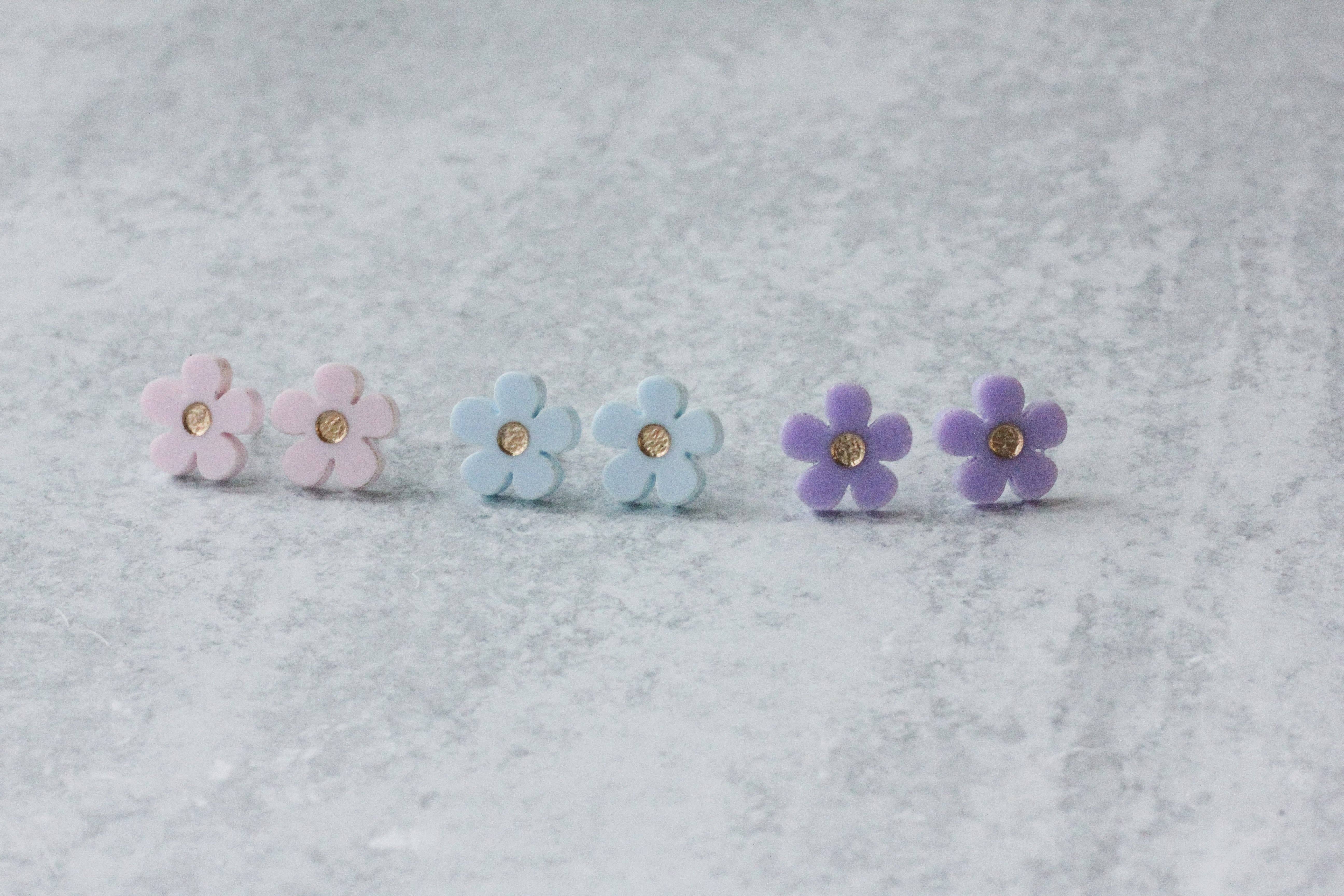 Wondermint Goods - Wholesale Stud/Post Earrings - Daisy Stud Earrings1
