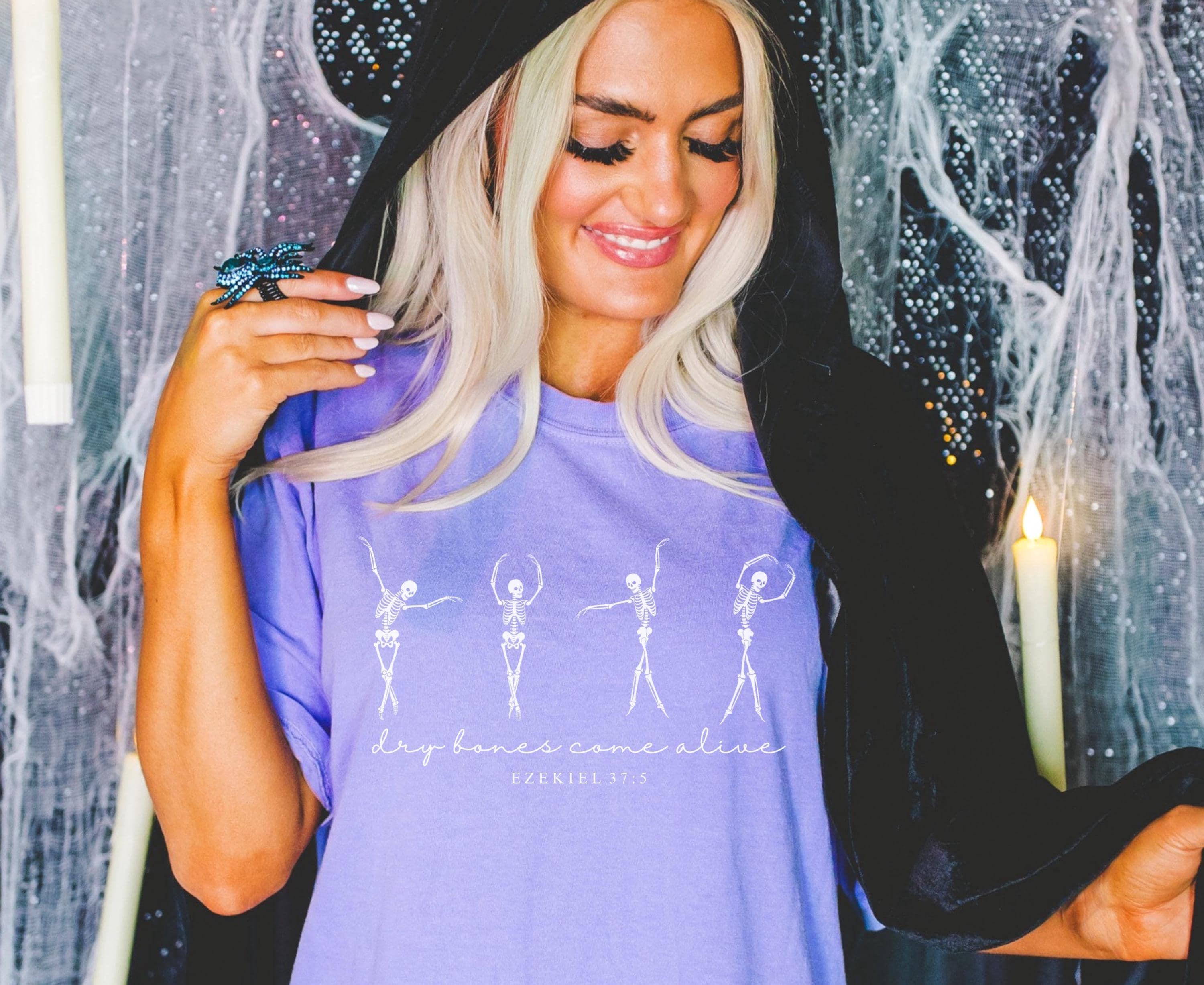 NVC Ecommerce LLC - Vendita all'ingrosso Maglietta stampata - Donna - Camicia Christian Halloween, camicia Dancing Skeleton Dry Bones1