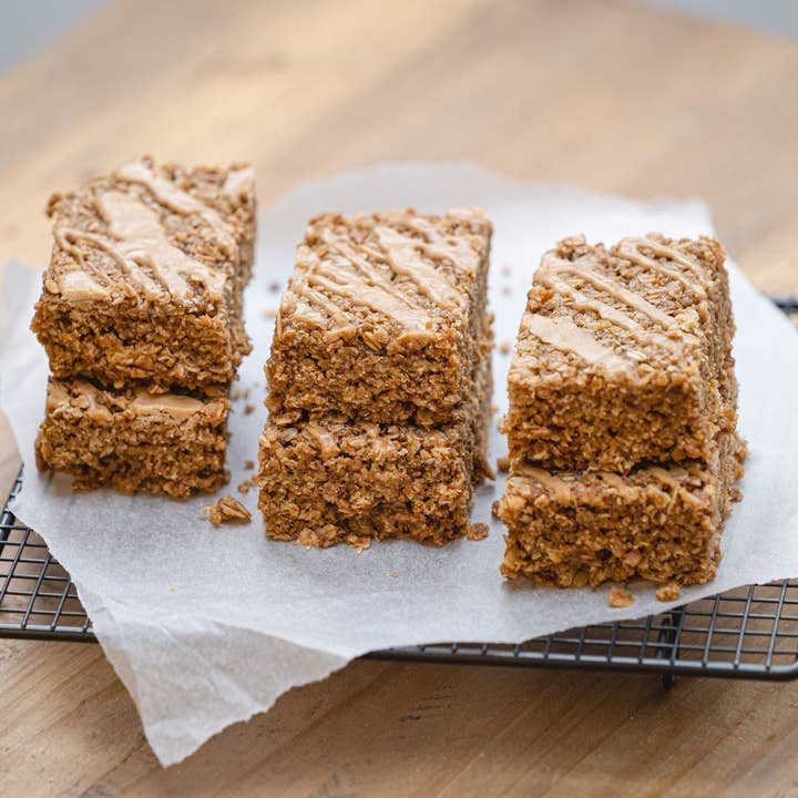 Oatopia – wholesale Snack bar – Salted Caramel Traybake2