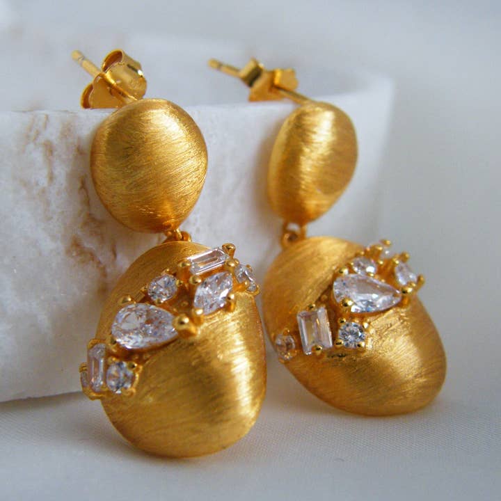 Orecchini Pendenti Testurizzati Luna per la vendita all'ingrosso da parte di Dara Jewellery