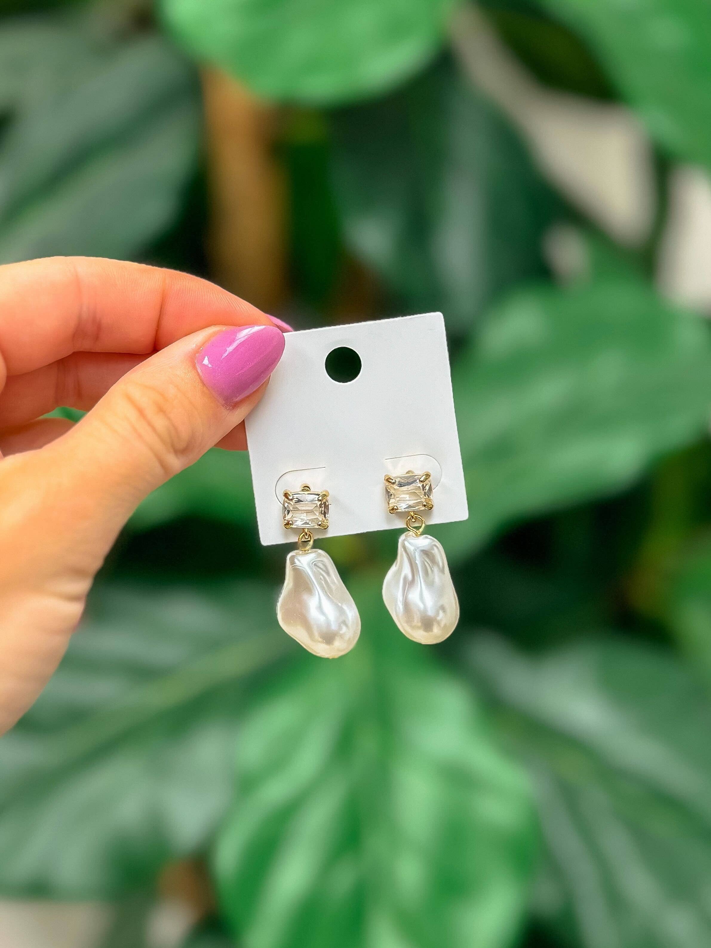 Prep Obsessed Wholesale – wholesale Dangle earrings – Pearl Drop Dangle Earrings1