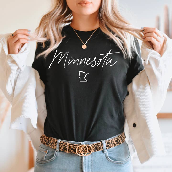 Minnesota skärmtryckt Bella Canvas Tee för wholesale av Rosa Mae Co