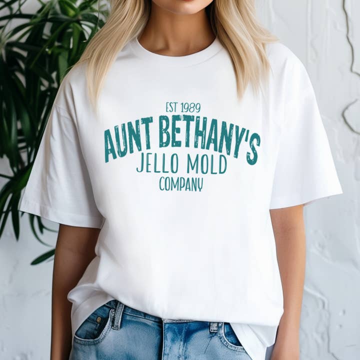 Jello Mold Graphic T-shirt van Tante Bethany voor wholesale door Urban Edge Co.