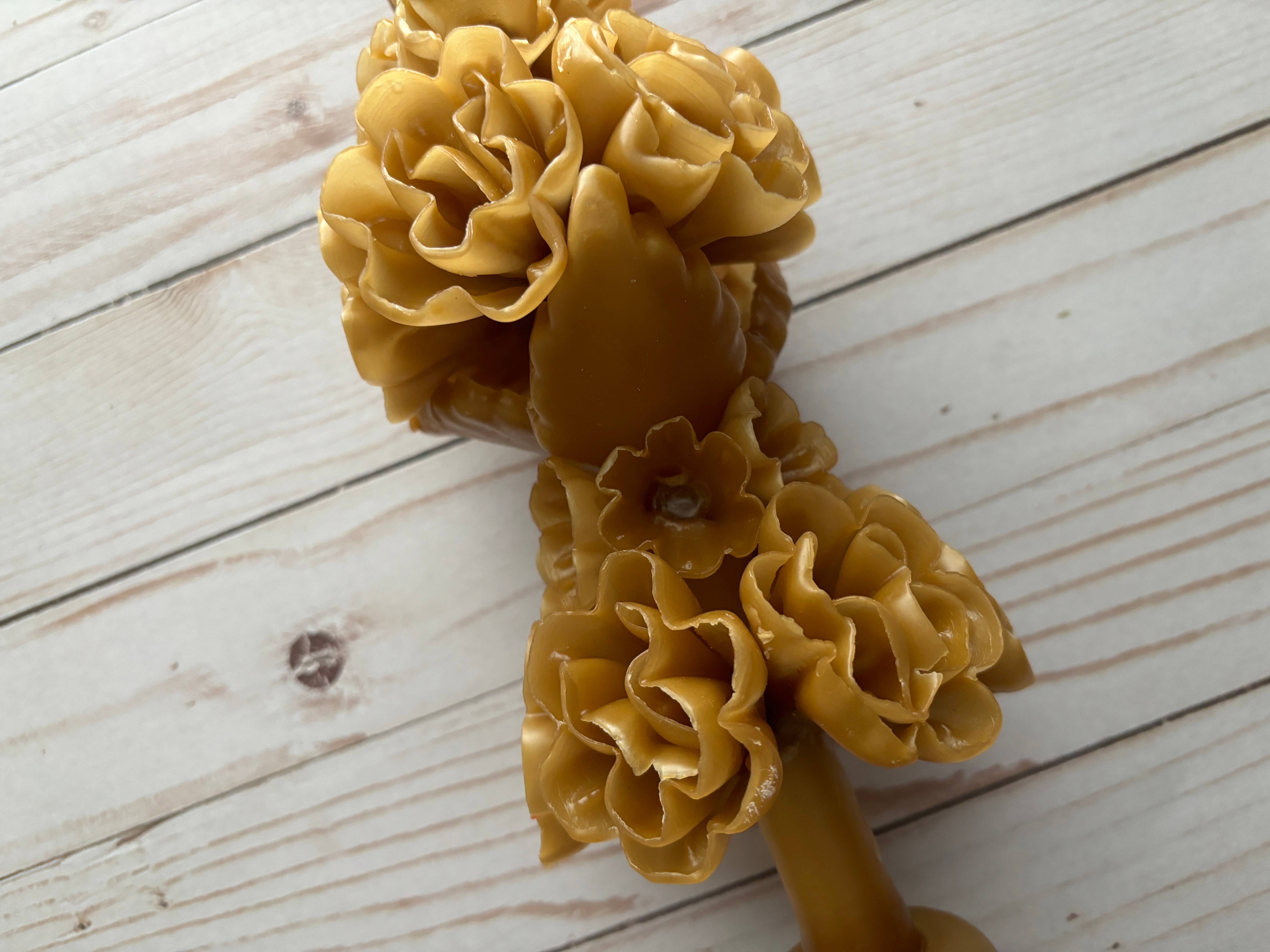 Viva Greetings - Wholesale Novelty Candle - Beeswax Large Oaxaca Marigold Candle1