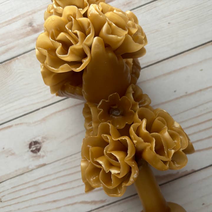 Viva Greetings - Wholesale Novelty Candle - Beeswax Large Oaxaca Marigold Candle1