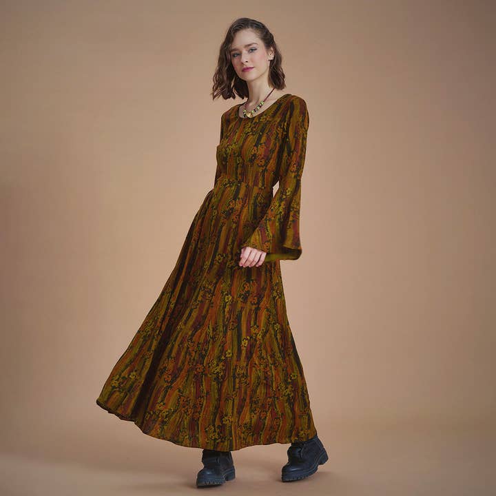 Abito lungo stile gitano con motivo kaki con scollo a barca per la vendita all'ingrosso da parte di Los Banditos