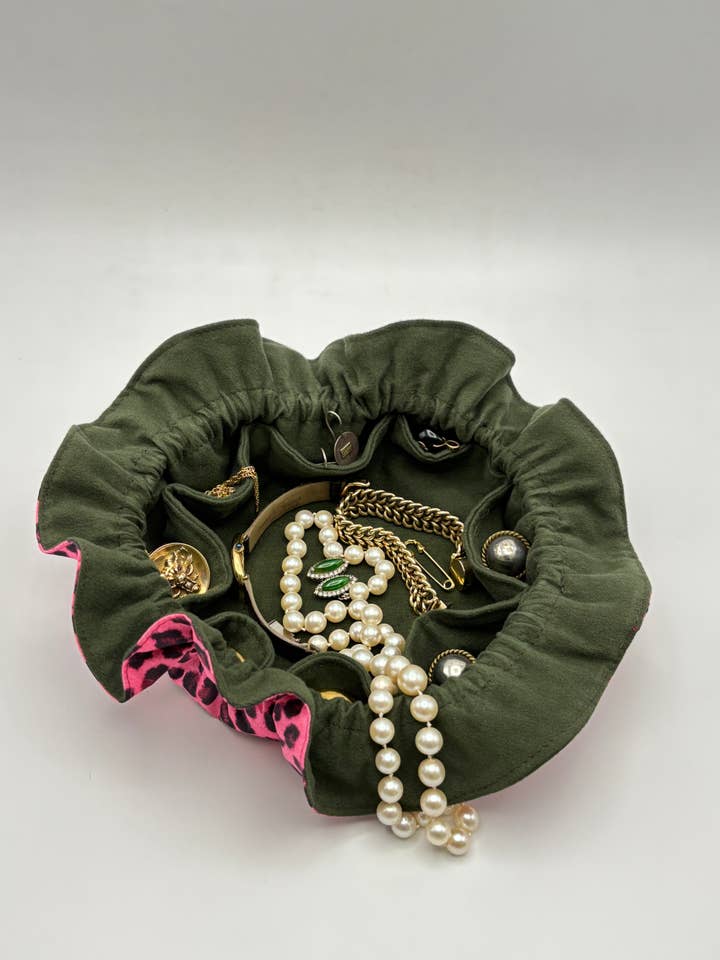 BORSA PORTAGIOIELLI DA VIAGGIO Fucsia Leo/Oliva per la vendita all'ingrosso da parte di LIPP