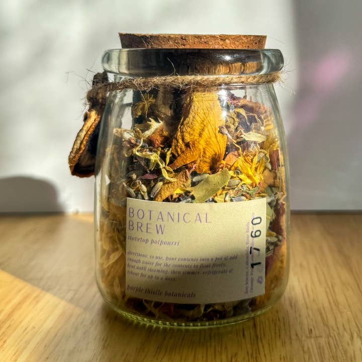 Botanische Brouwsel Fornuis Potpourri voor wholesale door Purple Thistle Botanicals