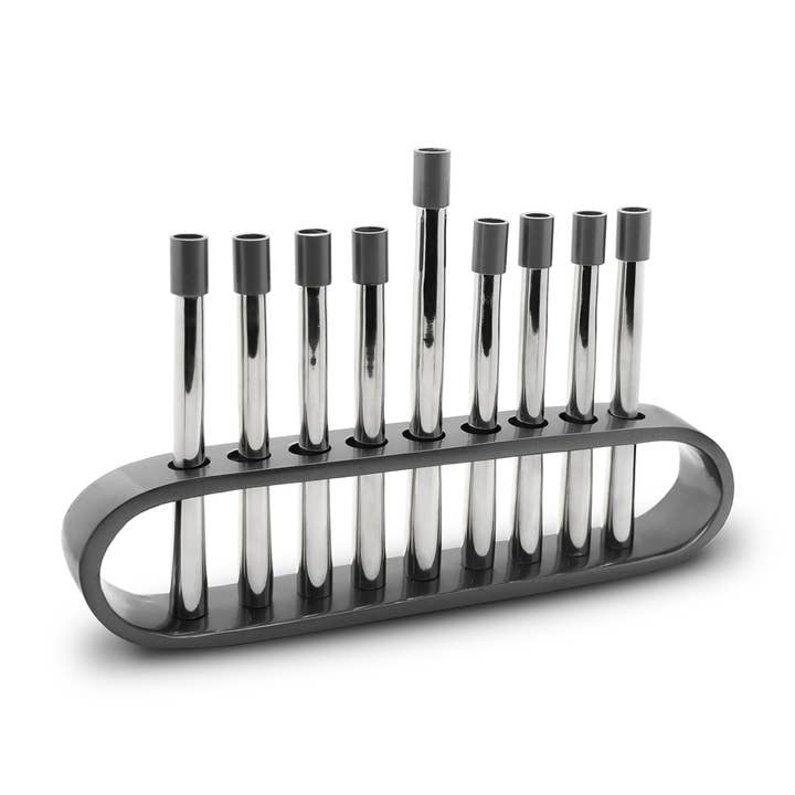 Menorah en aluminium pour la vente par Boker-Tov Shalom