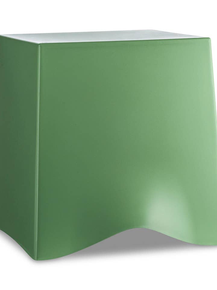 Tabouret BRIQ confortable, empilable et polyvalent pour la vente par Koziol ideas for friends GmbH