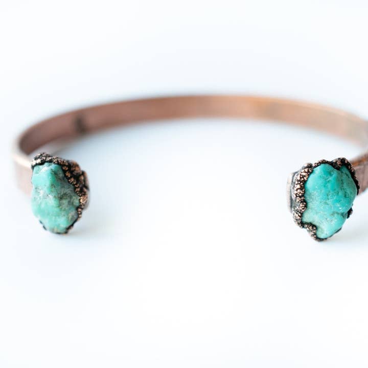 Bracelet manchette turquoise | Manchette minérale brute | Bijoux électroformés | Bijoux turquoise | Bijoux en pierre brute | Bracelet en cuivre pour la vente par HAWKHOUSE