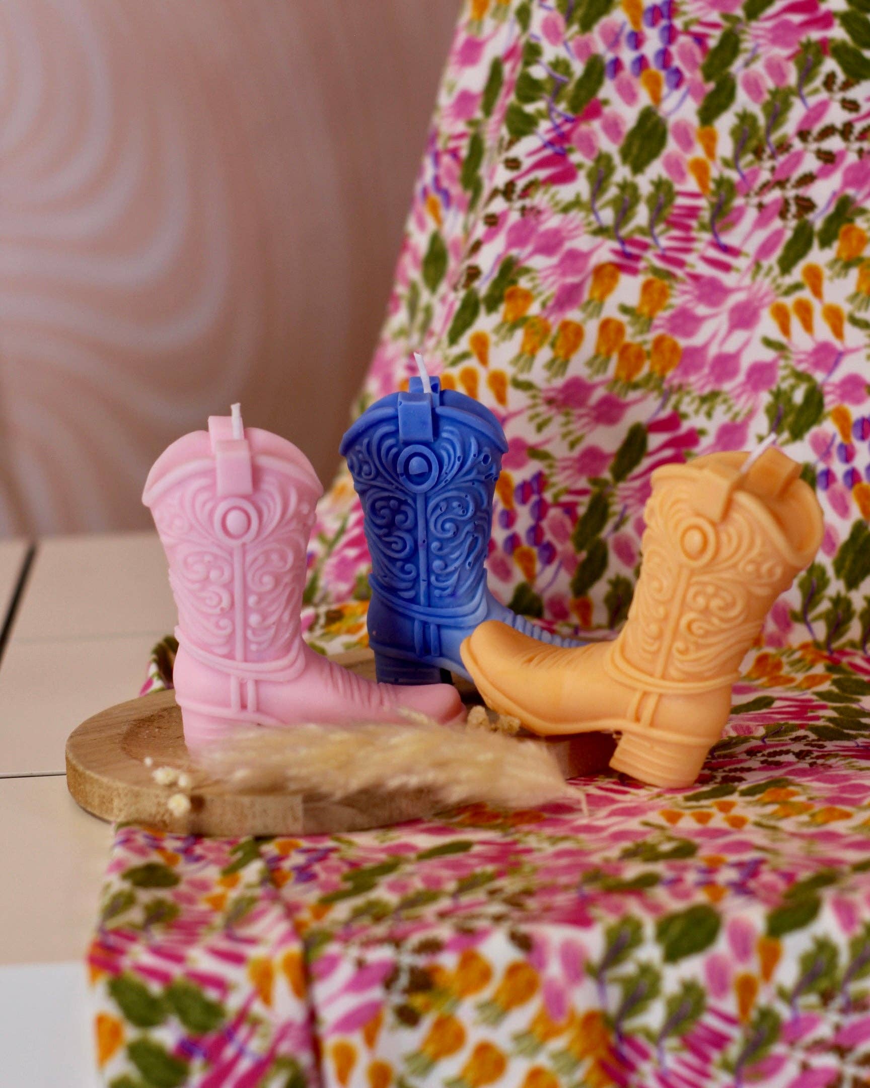 Meet me at the corner - Wholesale Novelty Candle - Santiags Candle3