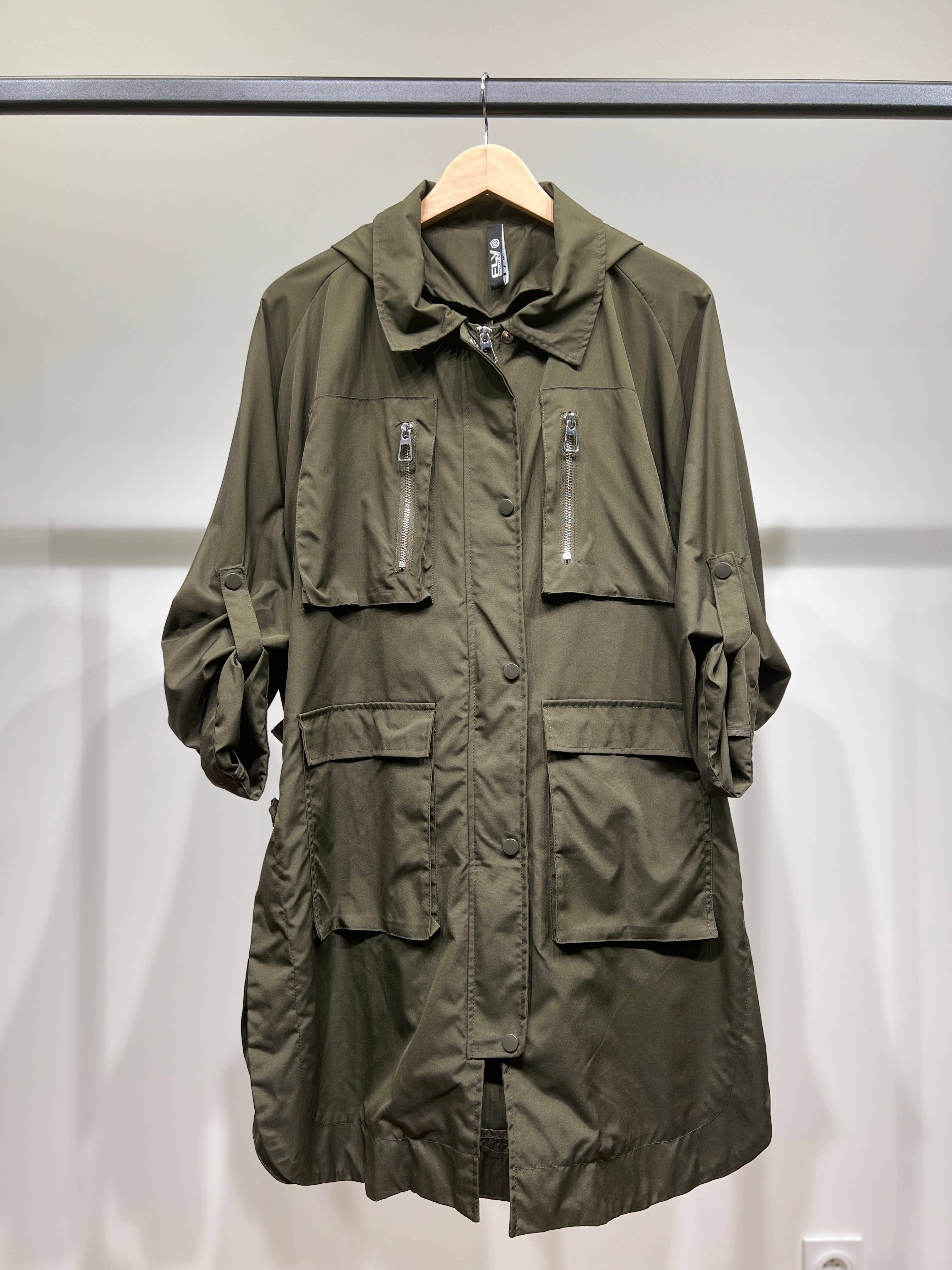 L'Emotion - Vente Veste – femme - Imperméable Long à Capuche Poches Et Fente Boutonné8