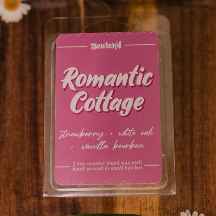 Fondant de cire Cottage Romantique - Parfum de luxe inspiré des livres pour la vente par Bewick'd Studio