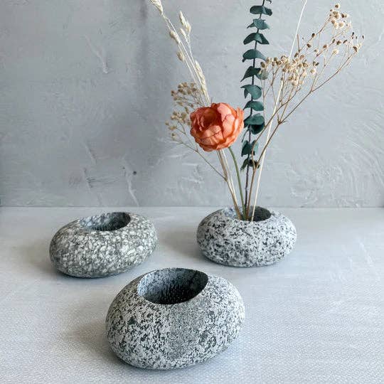 Bloomist - Wholesale Vase - Beach Stone Ikebana Vase1
