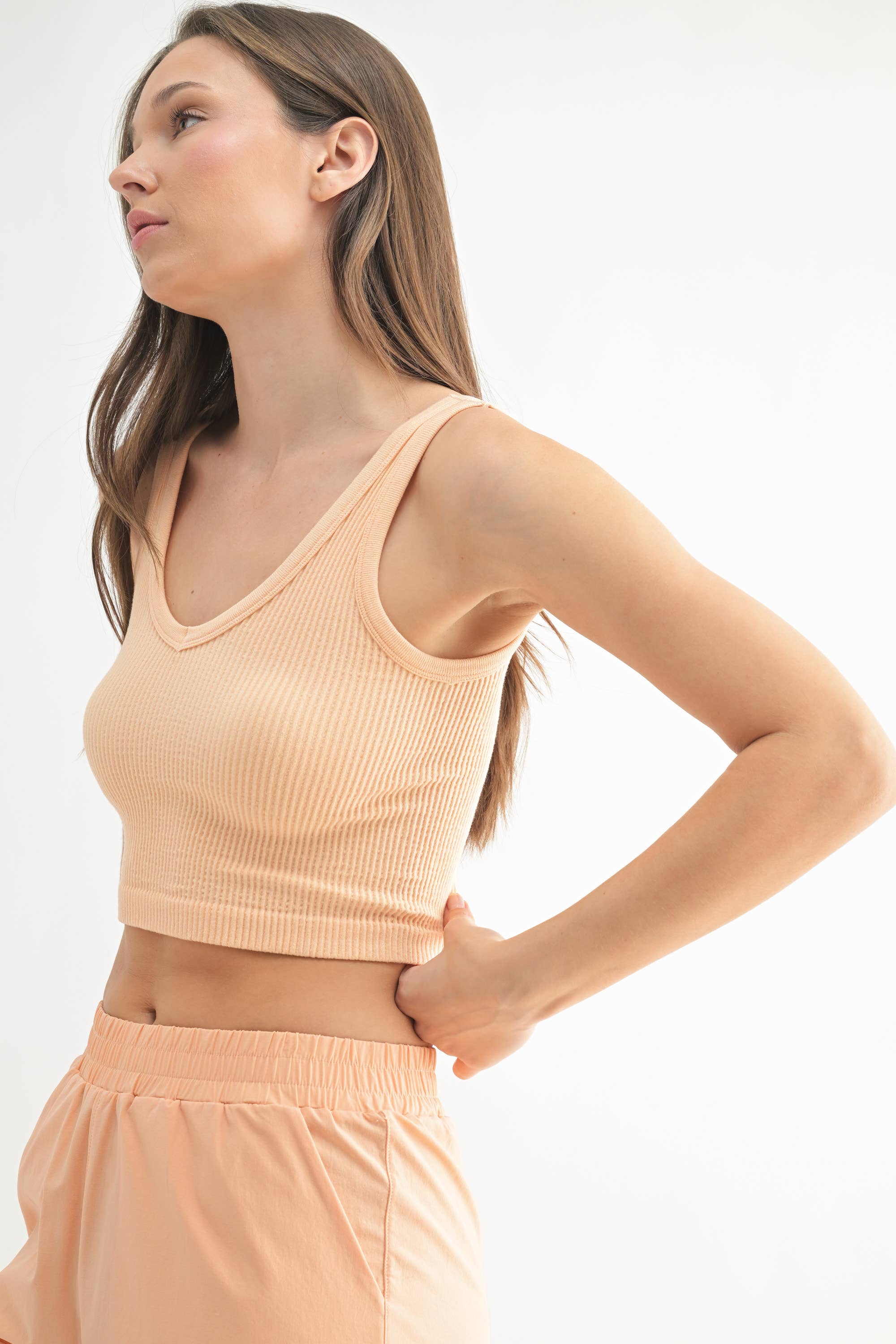 Mono B - Wholesale Tanktop - Dames - Geribbelde naadloze cropped tanktop17