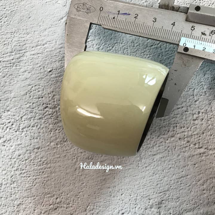 Hala Design - Wholesale Napkin Ring - Lacquered Buffalo Horn Napkin Ring