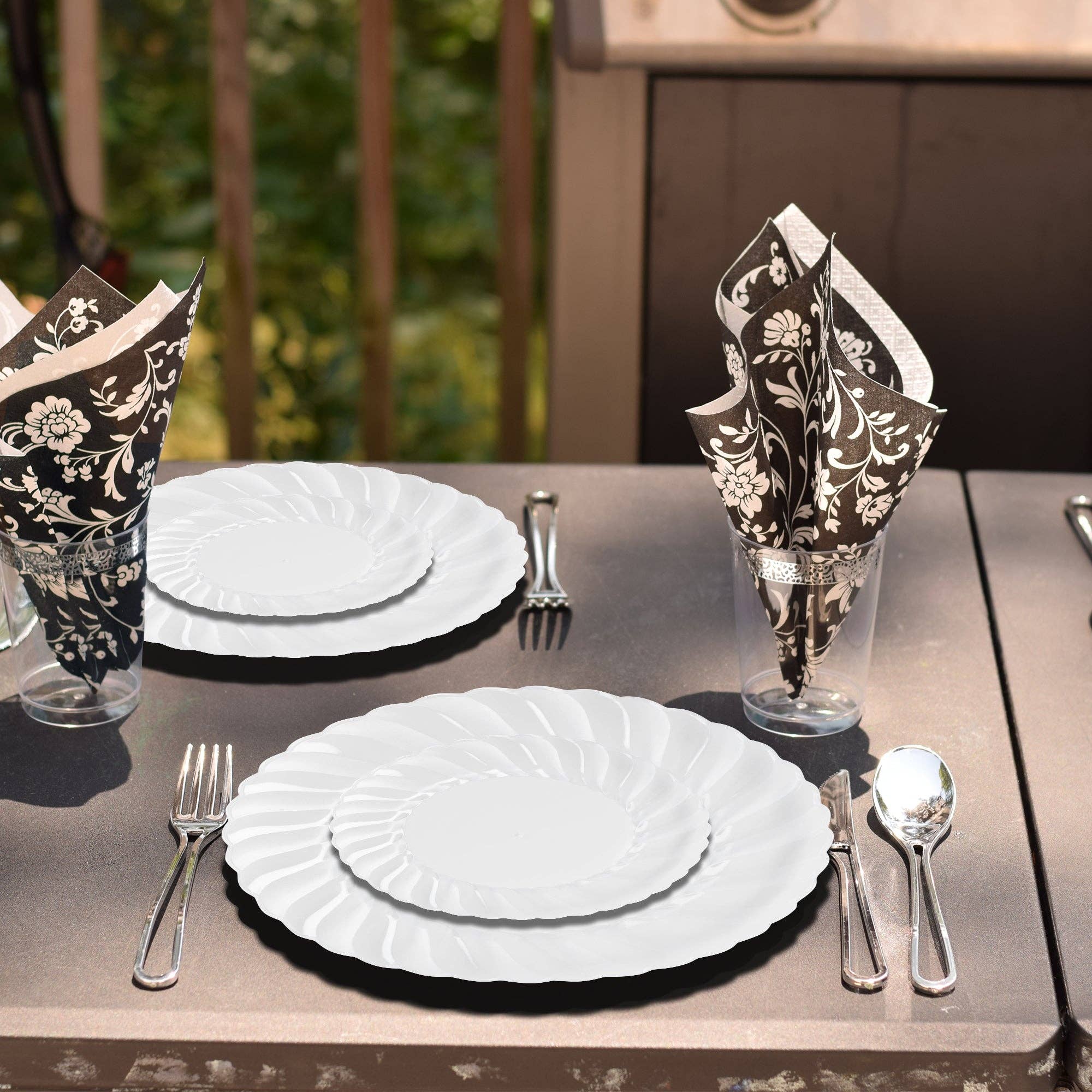 Smarty had a Party - Wholesale Disposable Plate - 6" Clear Flair Plastic Pastry Plates - 18 pcs8